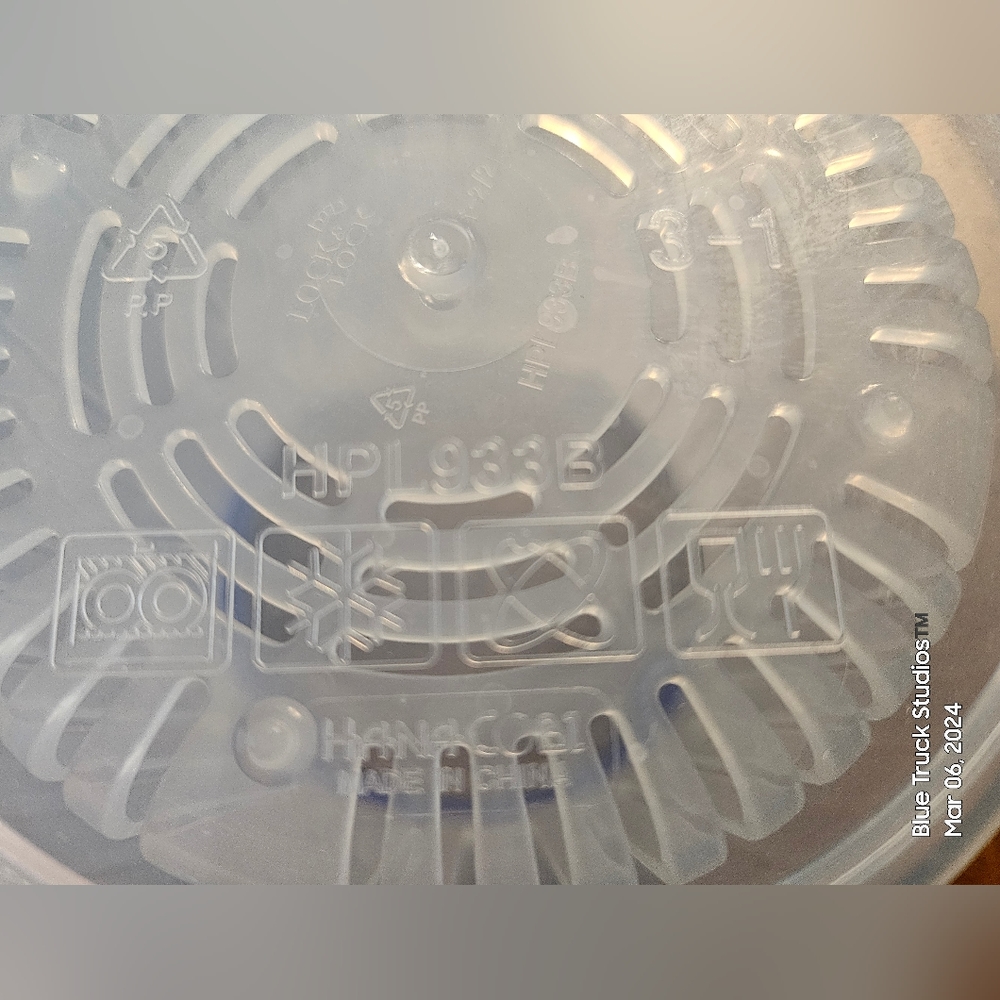 Lock & Lock Pickle Strainer Keeper Container - Picture 6 of 12